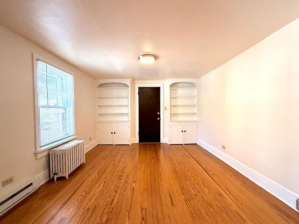 1st image of 321 W Burke St APT 4