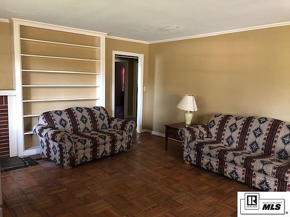 3rd image of 604 S Lincoln St