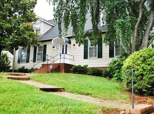 970 Foxhall Dr, Winston Salem, NC 27106