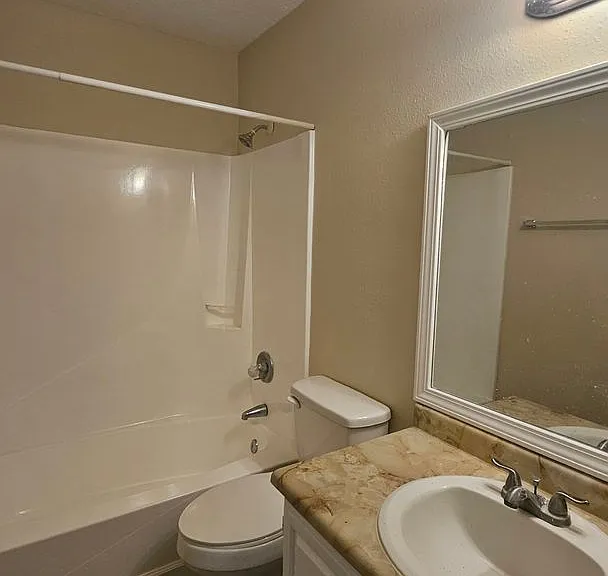 80 Eventide Rd SE #A-D — Photo 6
