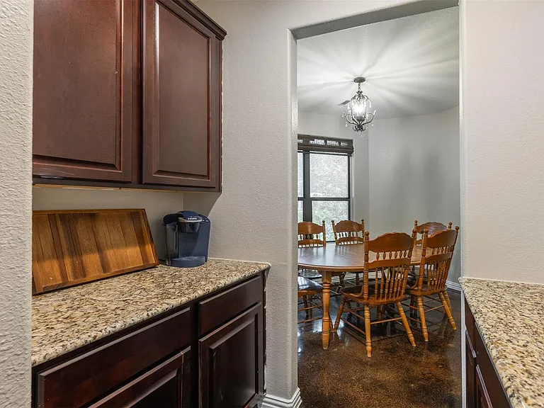 33303 Winsford St — Photo 16