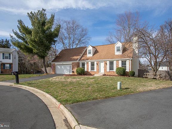 Quiet end of cul-de-sac location and NO HOA!!