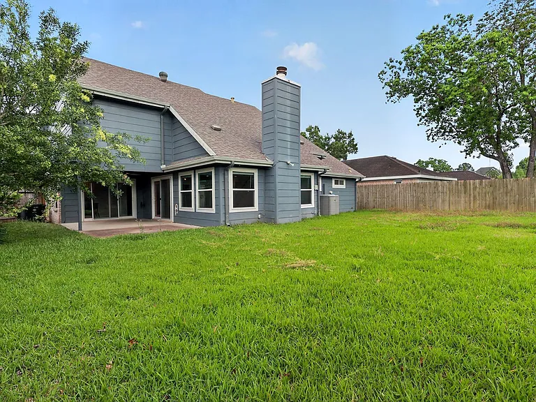 417 W Hillary Cir — Photo 6