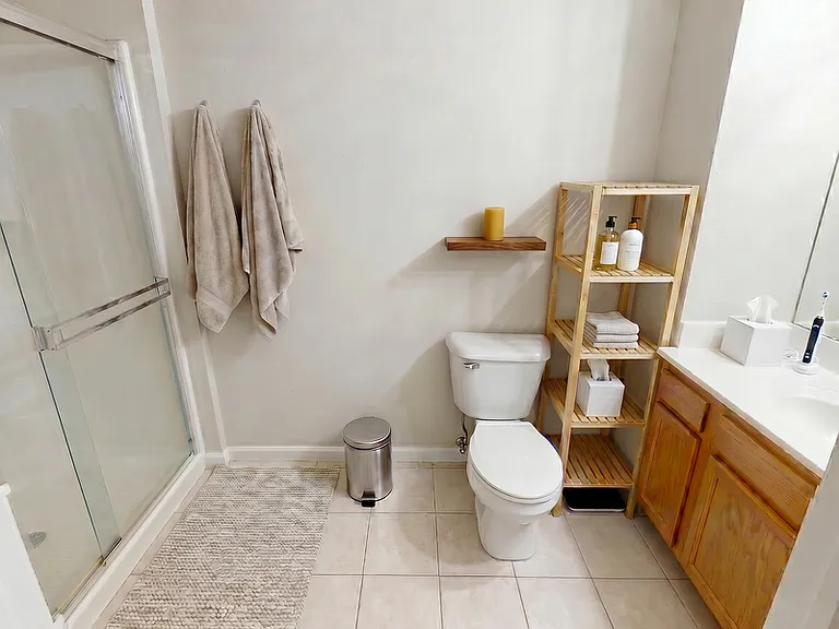 1401 Golden Ave #4 — Photo 4