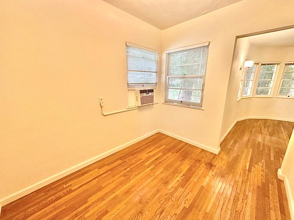 4th image of 1123 12th St APT B