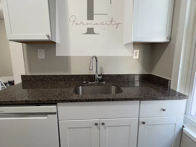 611 W Turner St #1 — Photo 4