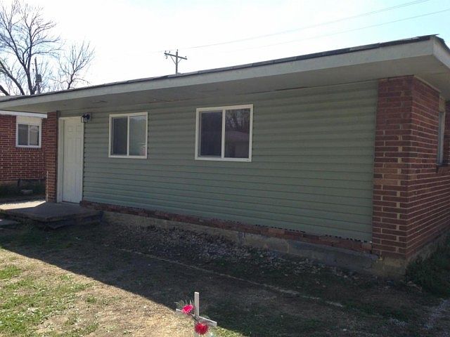 2nd image of 1910 Walker Ave
