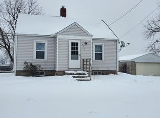 4016 15th St, Moline, IL 61265