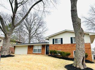 824 English Ln, Belleville, IL 62223
