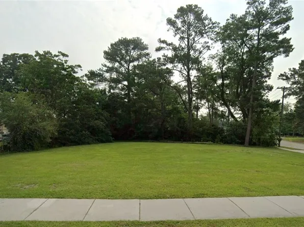 645 Glensford Dr, Fayetteville, NC 28314