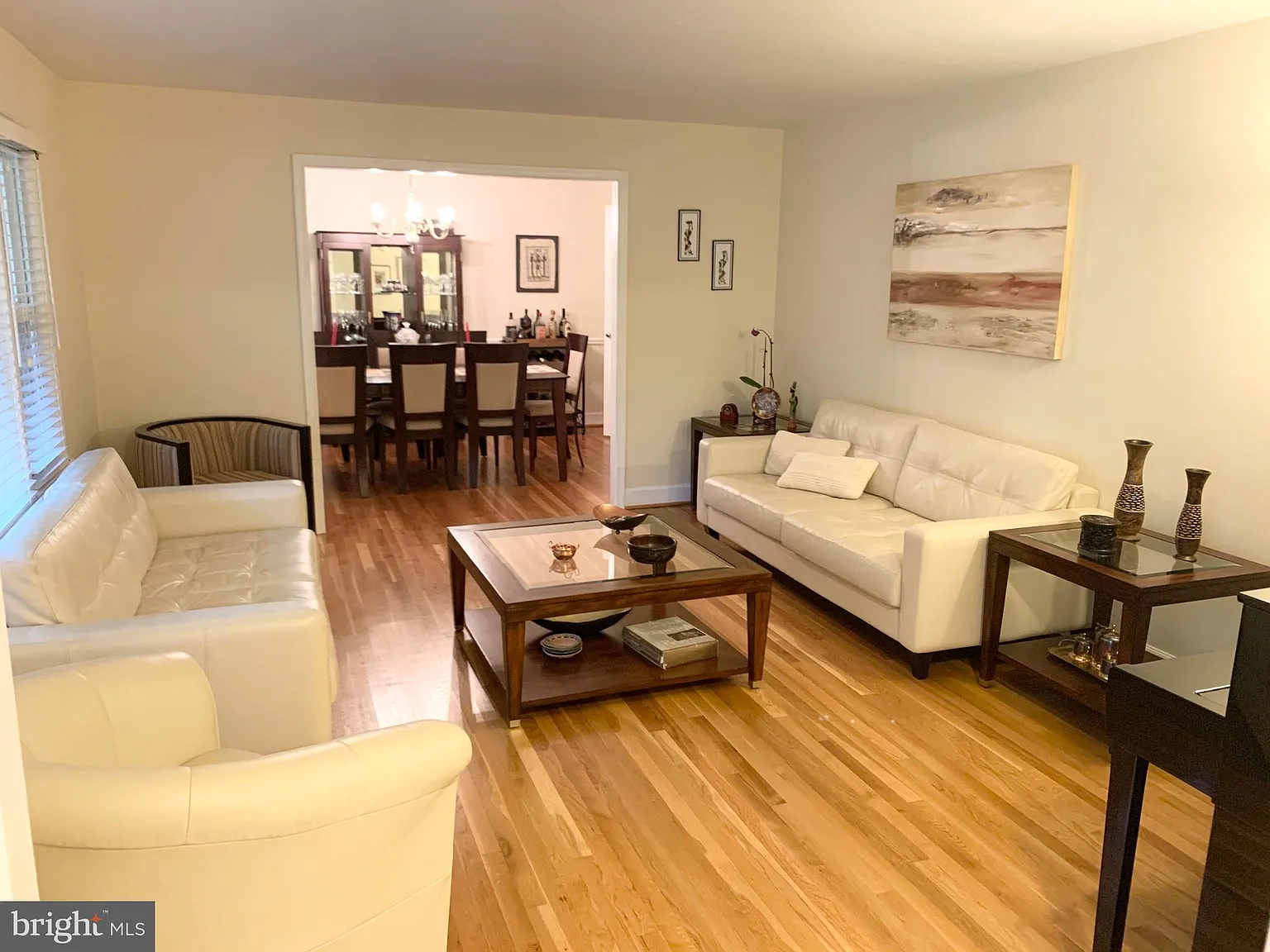 4 bed, 2.5 bath, 2339 sqft, $4,000 — Photo 2