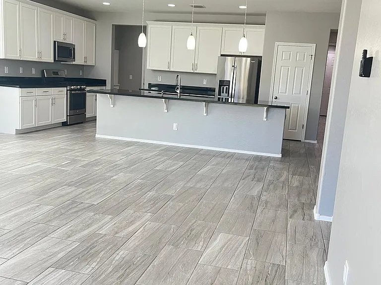 8503 W Peppertree Ln — Photo 6