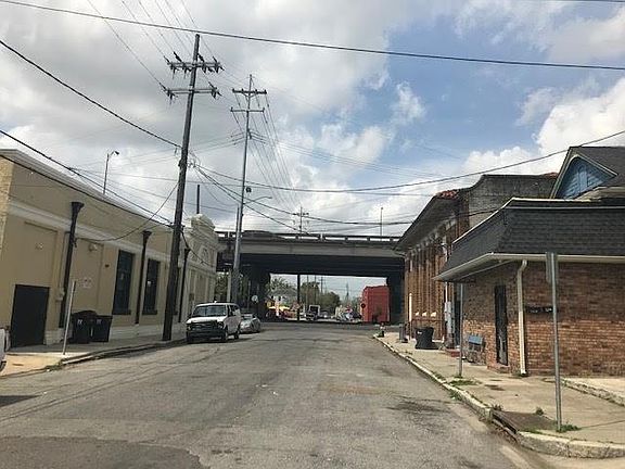 2nd image of 1613 Saint Ann St
