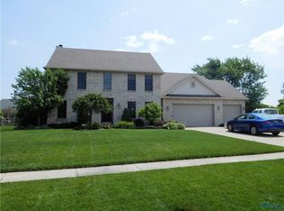 561 Foxridge Ln, Oregon, OH 43616