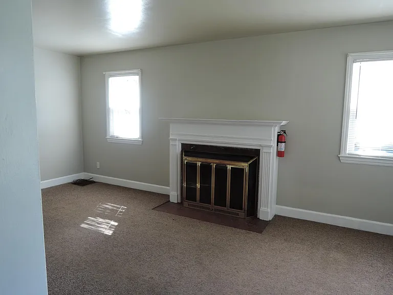 237 Merrill St — Photo 6
