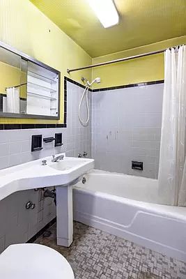 3rd image of 120 E 90th St APT 4G