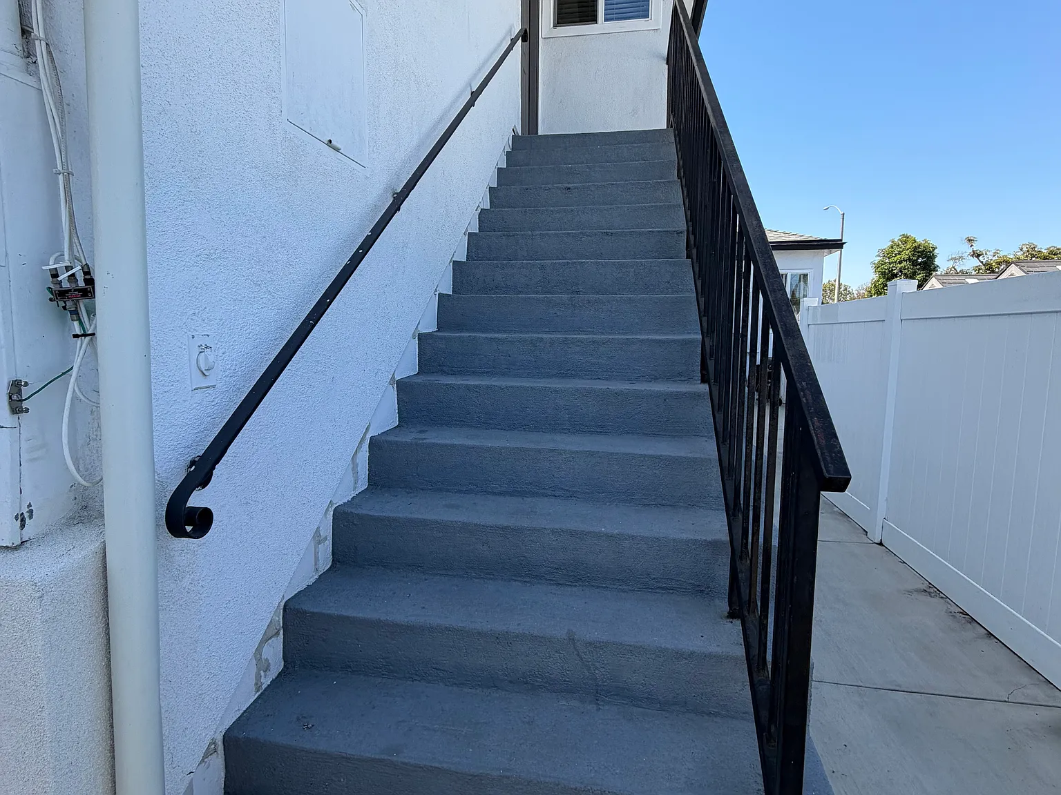 2 bed, 850 sqft, $2,750 — Photo 2