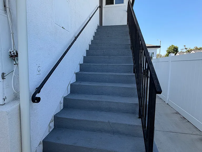 1016 E Harding St — Photo 2