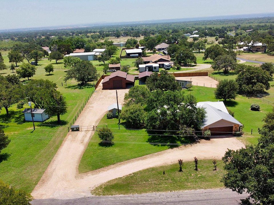 1st image of 415 Ancient Oaks Dr