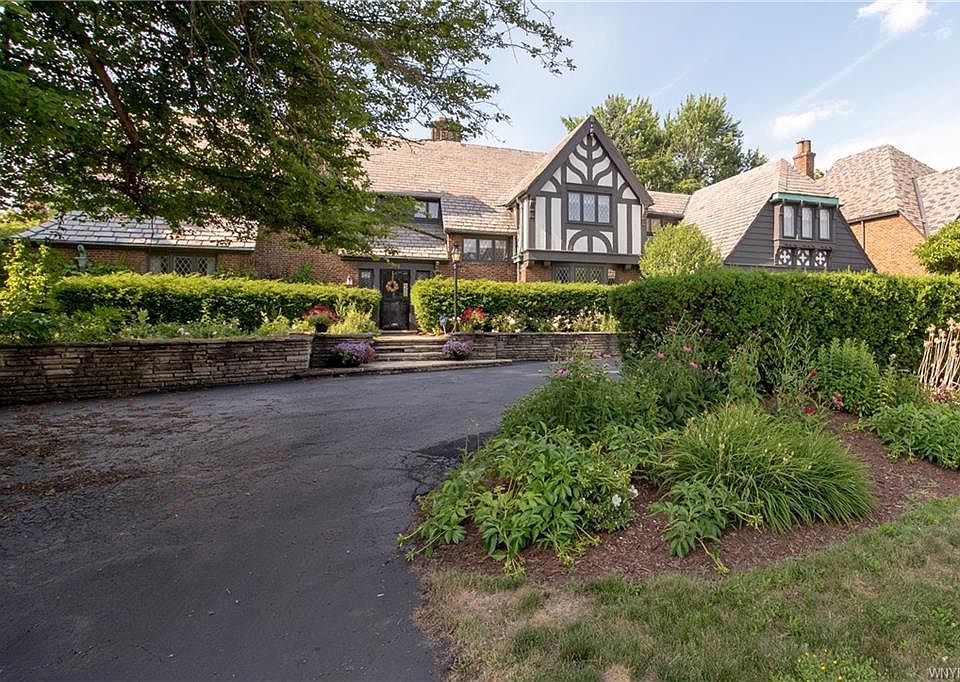 1st image of 772 Forest Ave