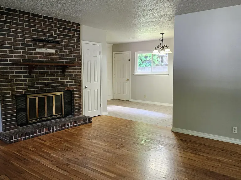 5631 S 85th East Ave — Photo 3
