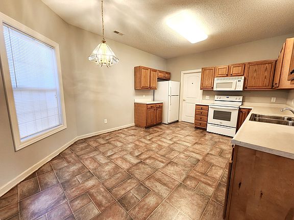 5th image of 7123 Dublin Ln