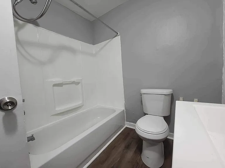 1350 Carroll St — Photo 2