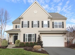 114 Madison Ridge Ln, Herndon, VA 20170