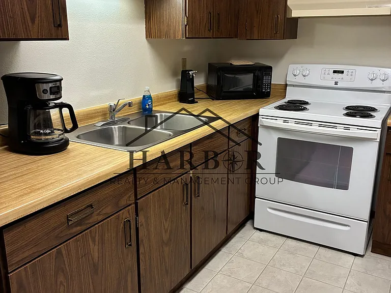 Valley View Apartments — Photo 1