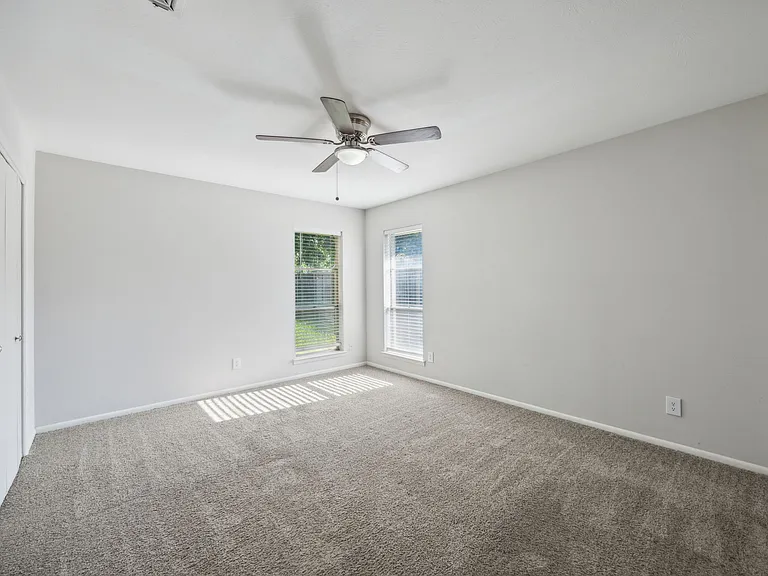 1725 Northcrest Dr — Photo 13