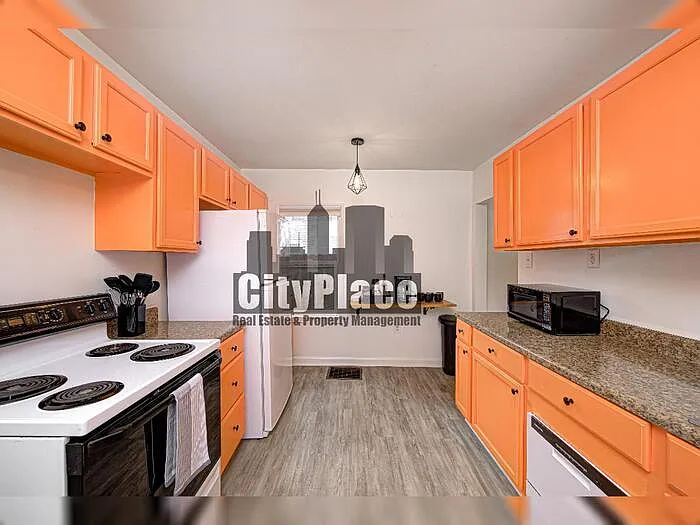 959 Lexington Ave — Photo 25
