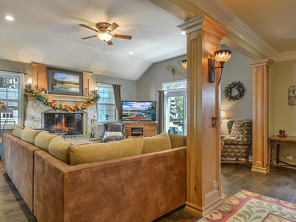 5th image of 27460 Oakwood Dr
