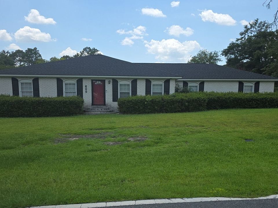 1st image of 1609 Clyde Blvd