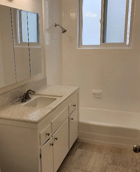 344 Penn St #B — Photo 22