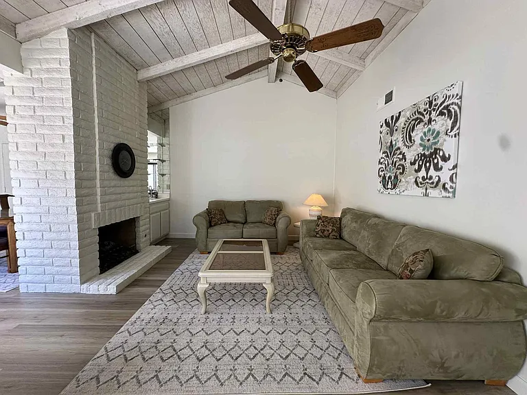 2350 E Miramonte Cir #E — Photo 14