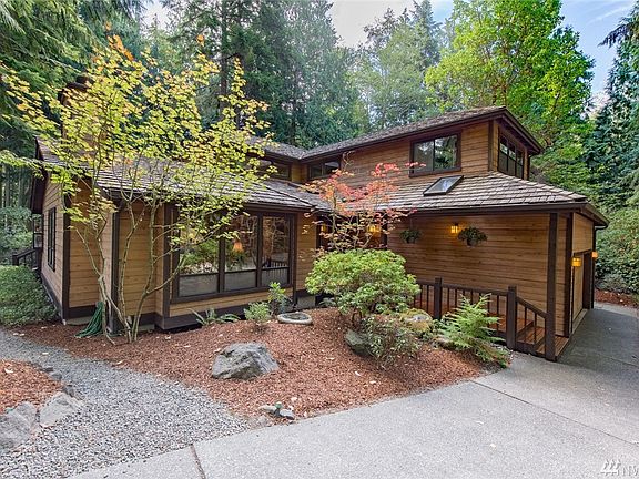2nd image of 550 Pinecrest Dr