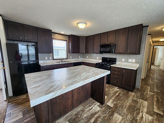3rd image of 3663 Pinoak St