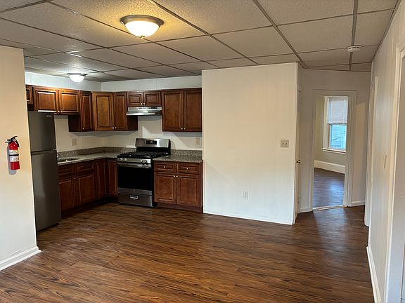 2nd image of 75 Crapo St #830a18666