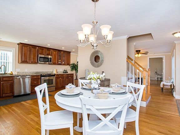 2nd image of 20 Richardi Ln