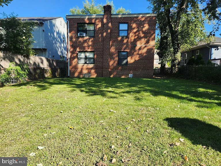 1126 48th Pl NE — Photo 13