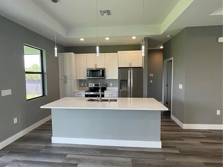 610 Floyd Ave S — Photo 6