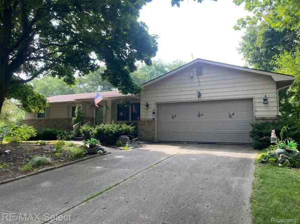 5130 Old Haver Hill Rd, Grand Blanc, MI 48439