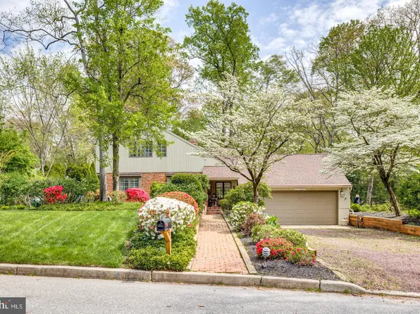 31 Leith Hill Dr, Cherry Hill, NJ 08003