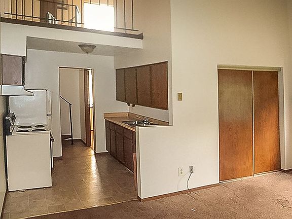 4th image of 695 Frederick Blvd APT 3C