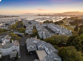 202 Commodore Dr, Richmond, CA 94804