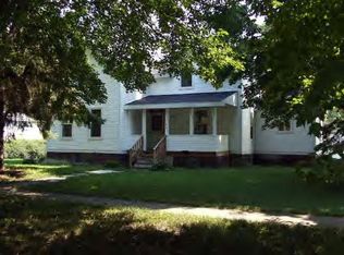 106 N Poplar St, Onarga, IL 60955
