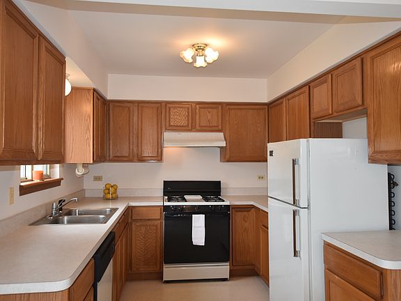 3rd image of 8660 Thomas Charles Ln