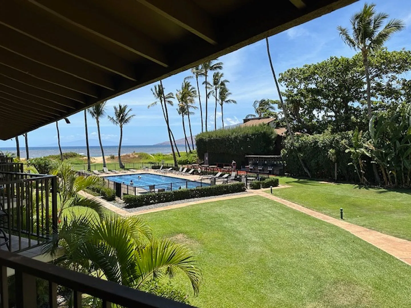 Beachfront Kihei Condo — Photo 1