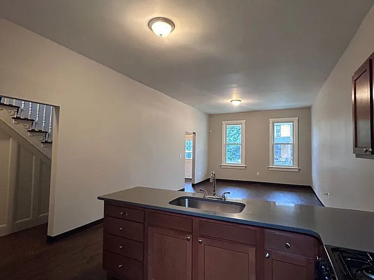 2240 Wilson Ave — Photo 7