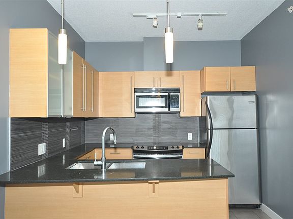 3rd image of 13399 104th Ave #502